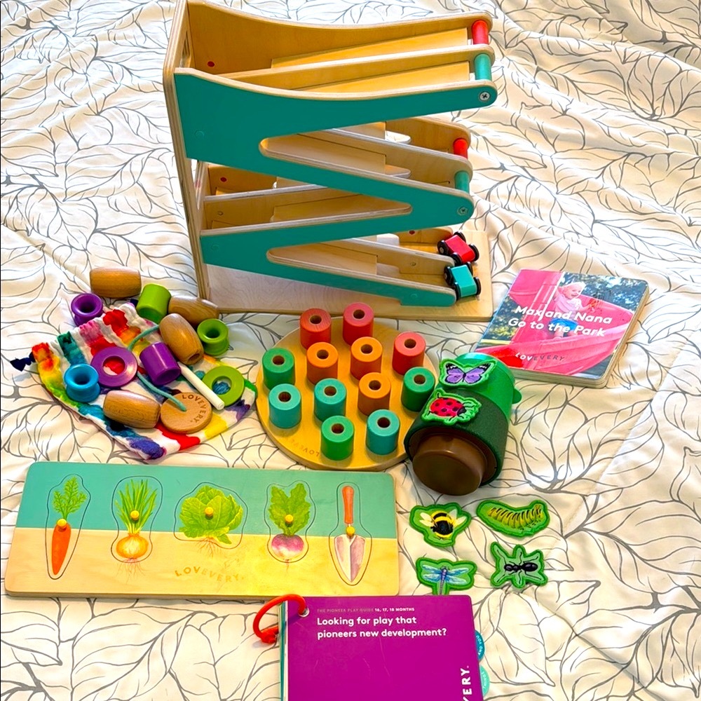 Lovevery Pioneer Box (16-18 mos)